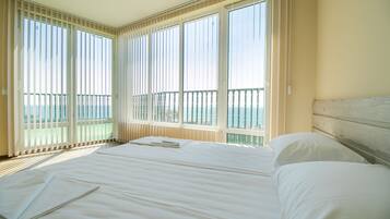 Executive Apartment | 2 bedrooms, individually furnished, laptop workspace, iron/ironing board