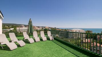 Executive Apartment | Terrace/patio