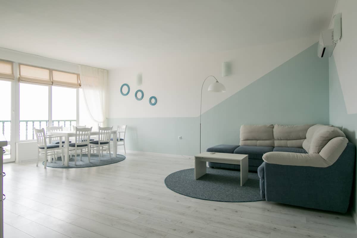 Romantic Apartment, 2 Bedrooms, Sea View | Living room