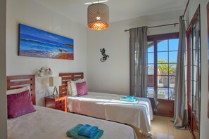 2 slaapkamers, een strijkplank/strijkijzer, reisbedje, gratis wifi