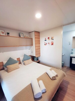 2 Schlafzimmer, Schreibtisch, Bügeleisen/Bügelbrett, kostenloses WLAN