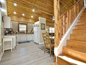 Fridge, microwave, oven, stovetop - Waterpark FUN! A few steps away from the Schlitterbahn Waterpark. (New Braunfels)