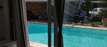 Charming independent studio in Martigues town center, swimming pool, spa
