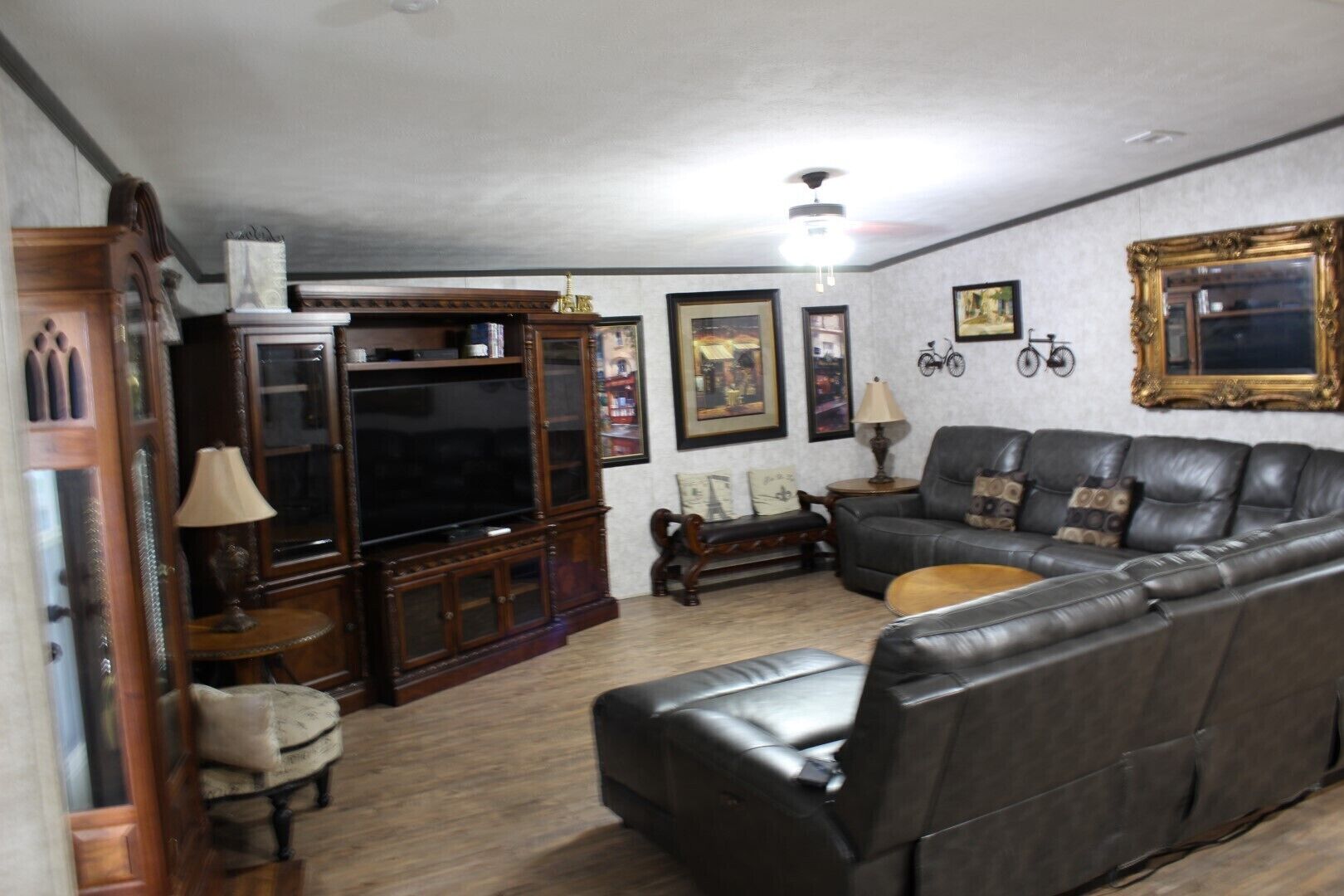 Spacious Four Bedroom Lake House with Lake access
