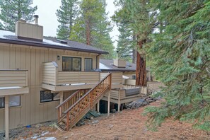 Exterior - Cozy, updated, minutes to the Lake and Ski resort (Incline Village)