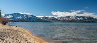 Cozy, updated, minutes to the Lake and Ski resort
