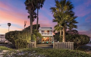 Exterior - The Beach House (Long Beach)