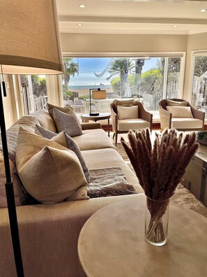 TV - The Beach House (Long Beach)