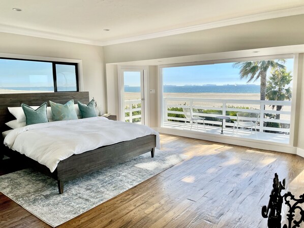 4 bedrooms, WiFi - The Beach House (Long Beach)
