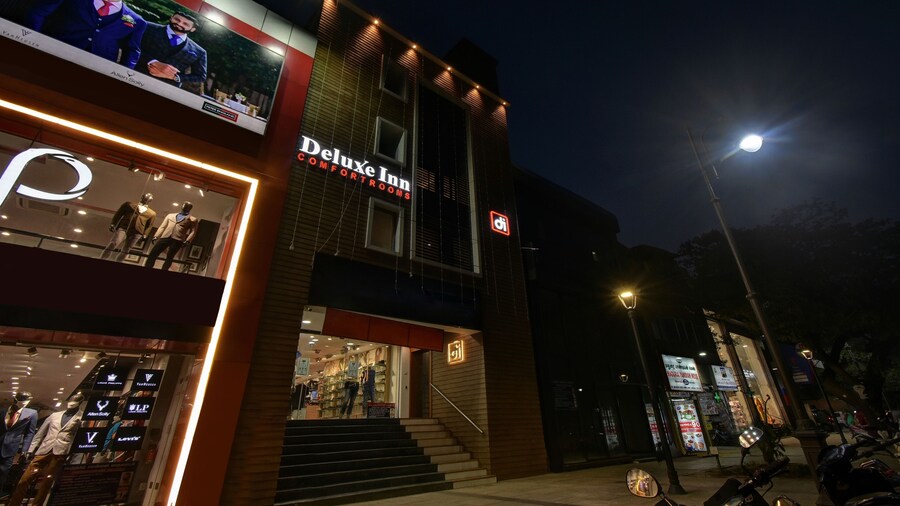 Itsy Hotels Deluxe Inn