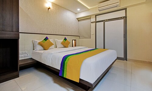 Itsy Hotels Deluxe Inn