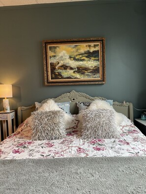 1 chambre, fer et planche à repasser, accès au Wi-Fi (inclus)