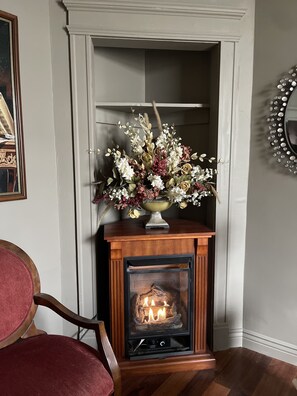 Interior - Cozy and artistic Pied-a-Terre, perfect for a weekend romantic getaway. (Little Falls)