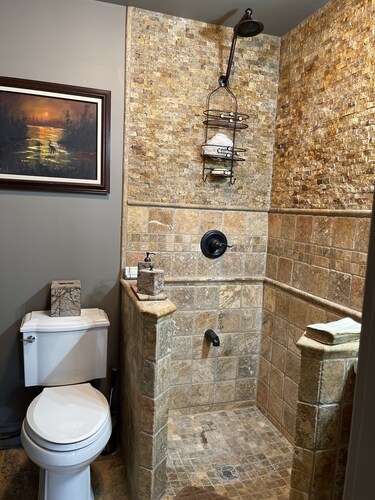 Cozy and artistic Pied-a-Terre, perfect for a weekend romantic getaway.