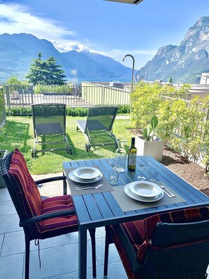 Outdoor dining - Maisonette (Tenno)