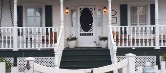 LA BELLE BLANCHE MAISON VUE DU FLEUVE, PRÈS DE MÉTIS SUR MER
