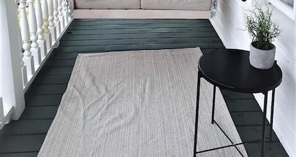 LA BELLE BLANCHE MAISON VUE DU FLEUVE, PRÈS DE MÉTIS SUR MER