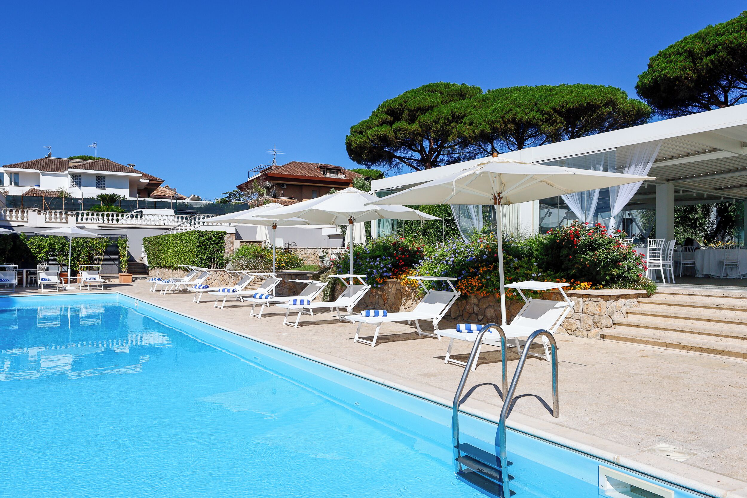 Piscina stagionale all'aperto
