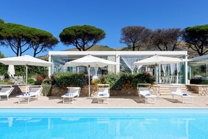 Piscina externa sazonal