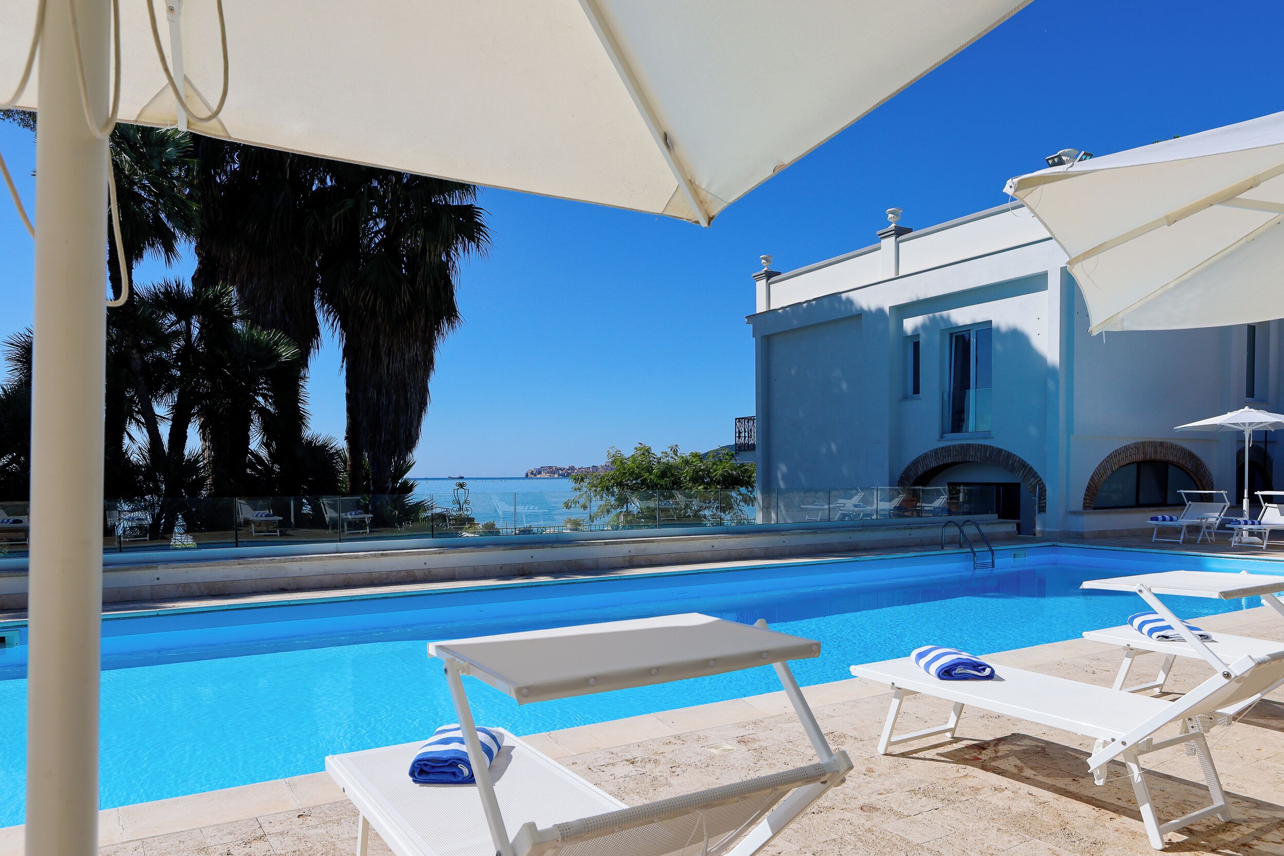 Piscine extérieure (ouverte en saison)