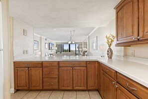Superior Condo, 2 Bedrooms, Balcony, Ocean View | Private kitchen