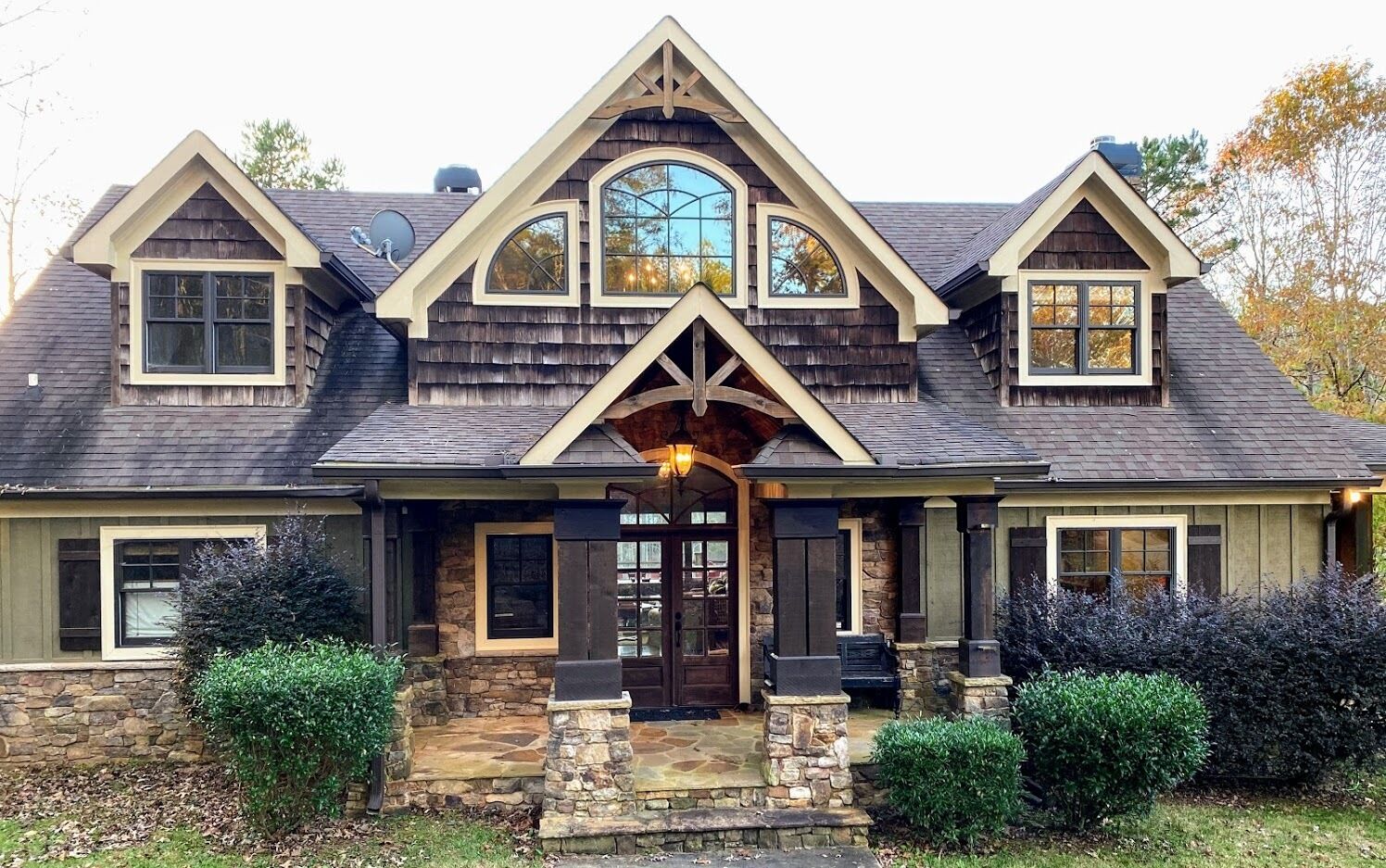 Private, Secluded Custom Built Lakehouse On Beautiful Lake Wedowee
