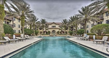 Beautiful GROUND FLOOR 3 Bedroom Relaxing Oasis w Private Veranda on Golfcourse