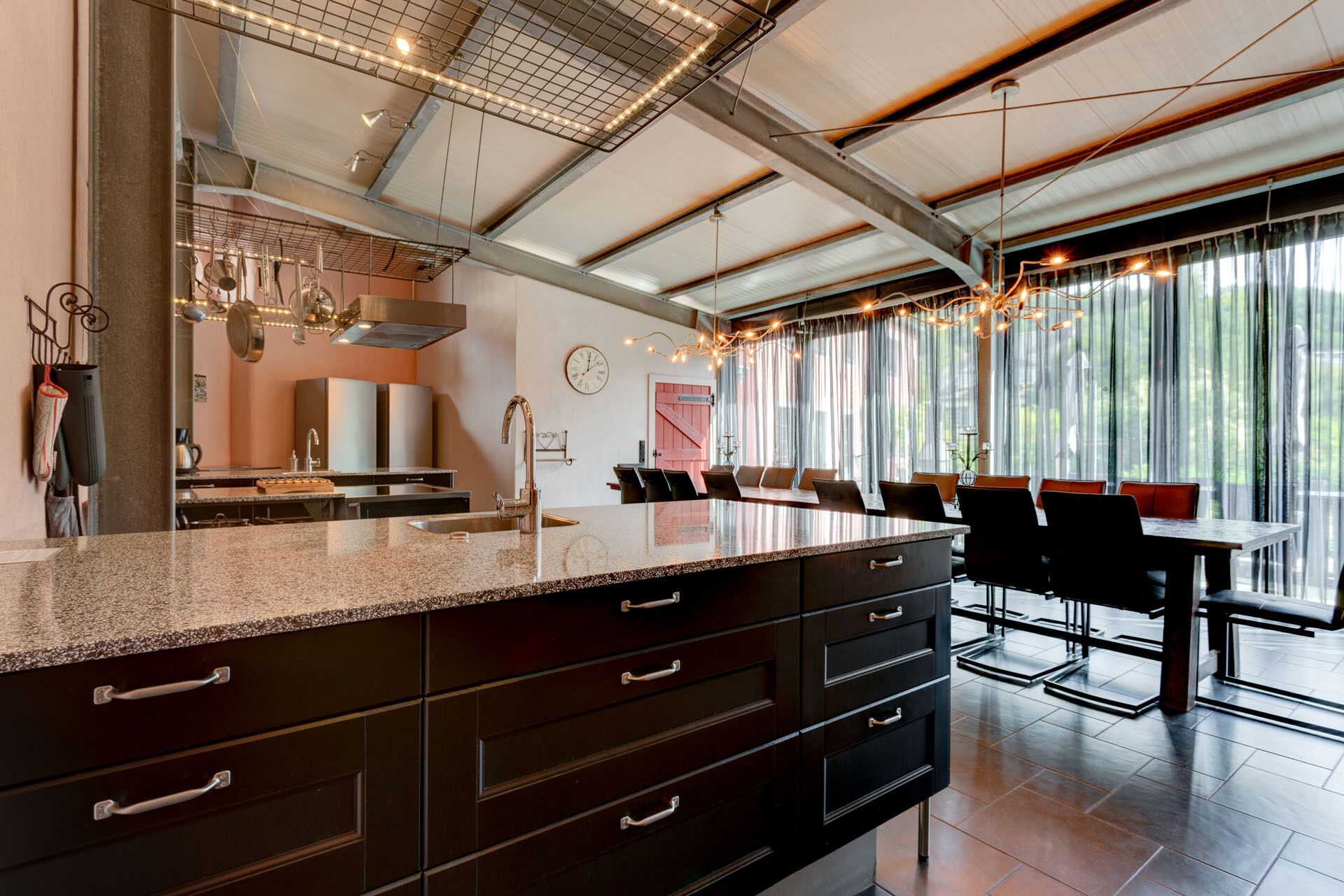 Refrigerador, microondas, horno, lavavajillas