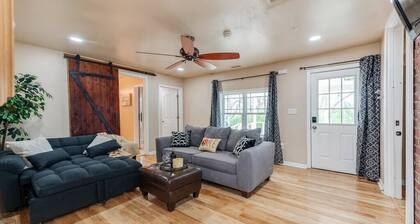 Near Downtown Waxhaw Mellow Yellow Suite A