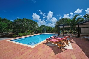 Piscine extérieure