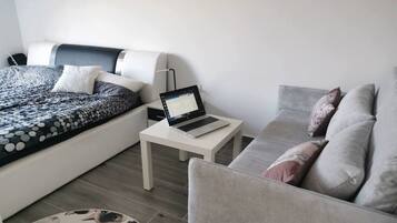 Apartment | 2 bedrooms, free WiFi, bed sheets