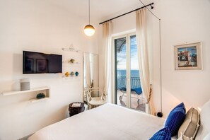 4 bedrooms, WiFi, bed sheets