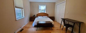 2 Schlafzimmer, Schreibtisch, Bügeleisen/Bügelbrett, kostenloses WLAN