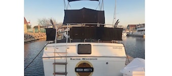 Irish Mist V @ Reefpoint Marina