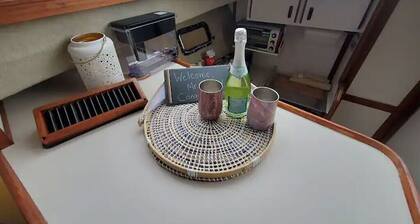 Irish Mist V @ Reefpoint Marina