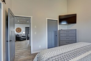 3 bedrooms, free WiFi, bed sheets