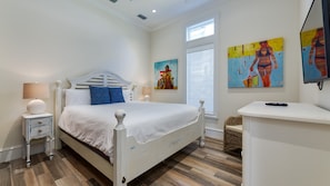 8 habitaciones, tabla de planchar con plancha y cuna de viaje 