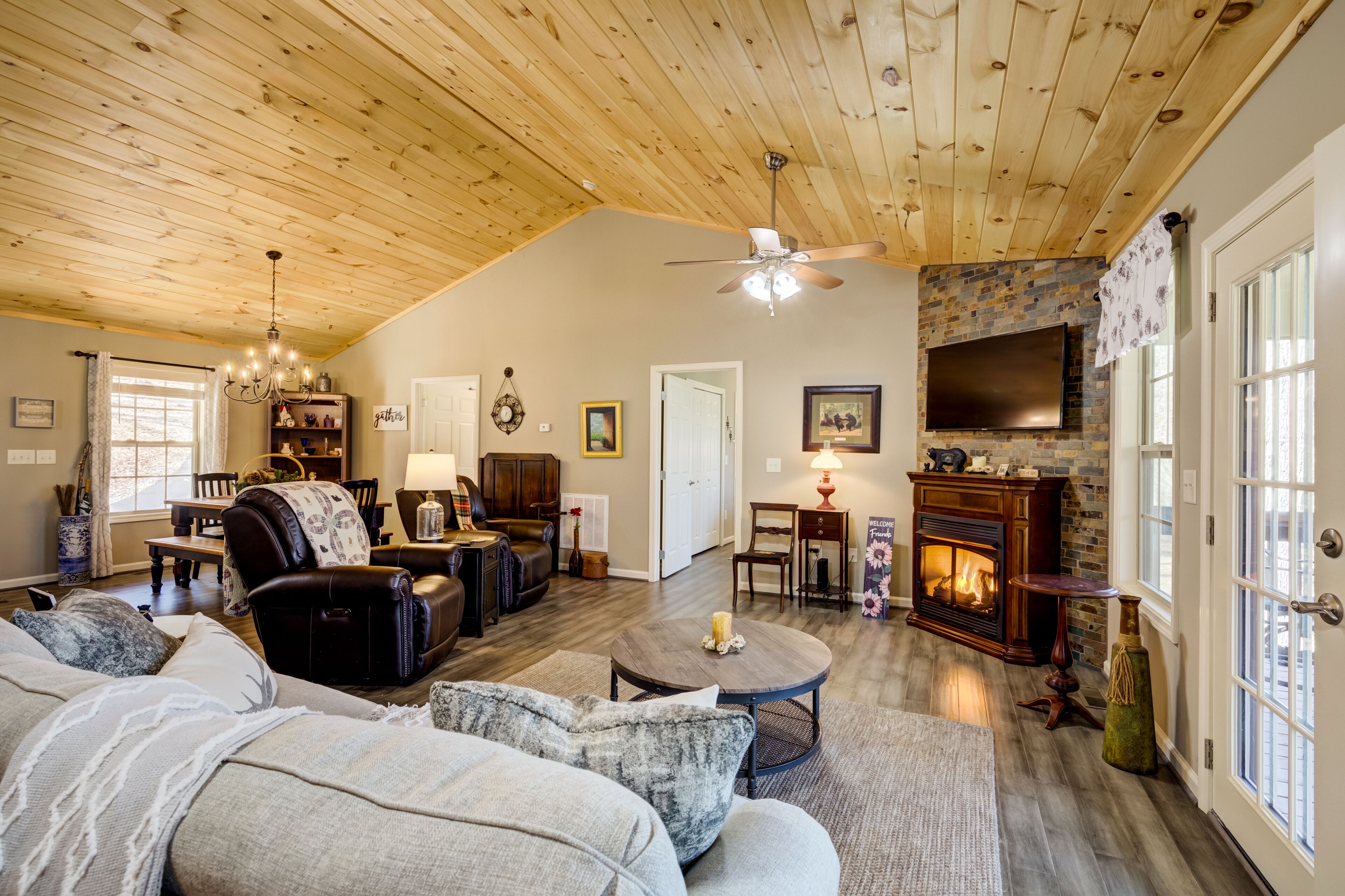 TV connectée, cheminée