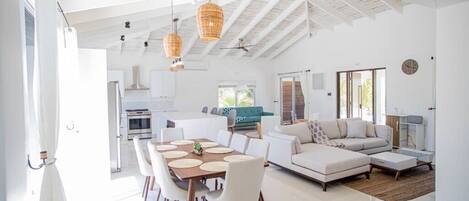 تلفزيون ذكي، برامج وأفلام نتفليكس، خدمات بث