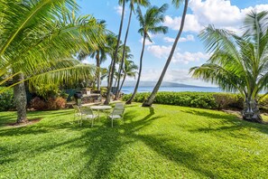 Outdoor dining - DIRECT OCEANFRONT LUXURY ON THE SOUTH SIDE!  ROMANTIC AND PEACEFUL! (Kihei)
