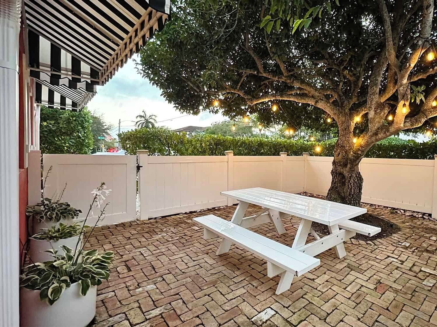 Outdoor dining