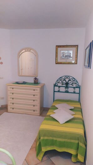 2 slaapkamers, reisbedje, gratis wifi, beddengoed
