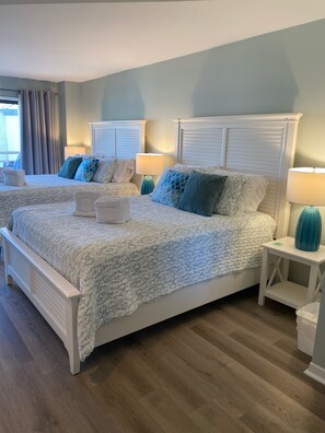 2 Schlafzimmer, Schreibtisch, Bügeleisen/Bügelbrett, Reisekinderbett