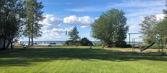 2 & 3 Bedroom Lakefront Cabins on Lac Ste Anne