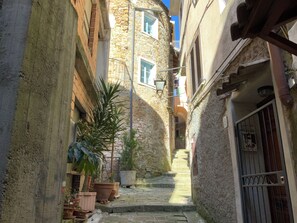 Property grounds - Sun. Sea. Mountains. Family-friendly village house in Liguria, Italy. (Perinaldo)