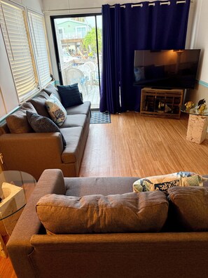Smart TV, DVD player - Relaxing and Inviting home in gated community (Cudjoe Key)