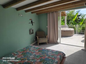3 bedrooms, travel cot, free WiFi, bed sheets
