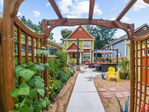 Boutique Studio Apartment Hotel across from CSU in Old Town Fort Collins! Like it's namesake, Studio FoCo (short for Fort Collins) is the perfect blend of special-occasion luxury and at-home comfort. Large windows overlook the tree-lined street of th