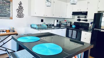 Frigorífic, microones, forn i placa de cuina