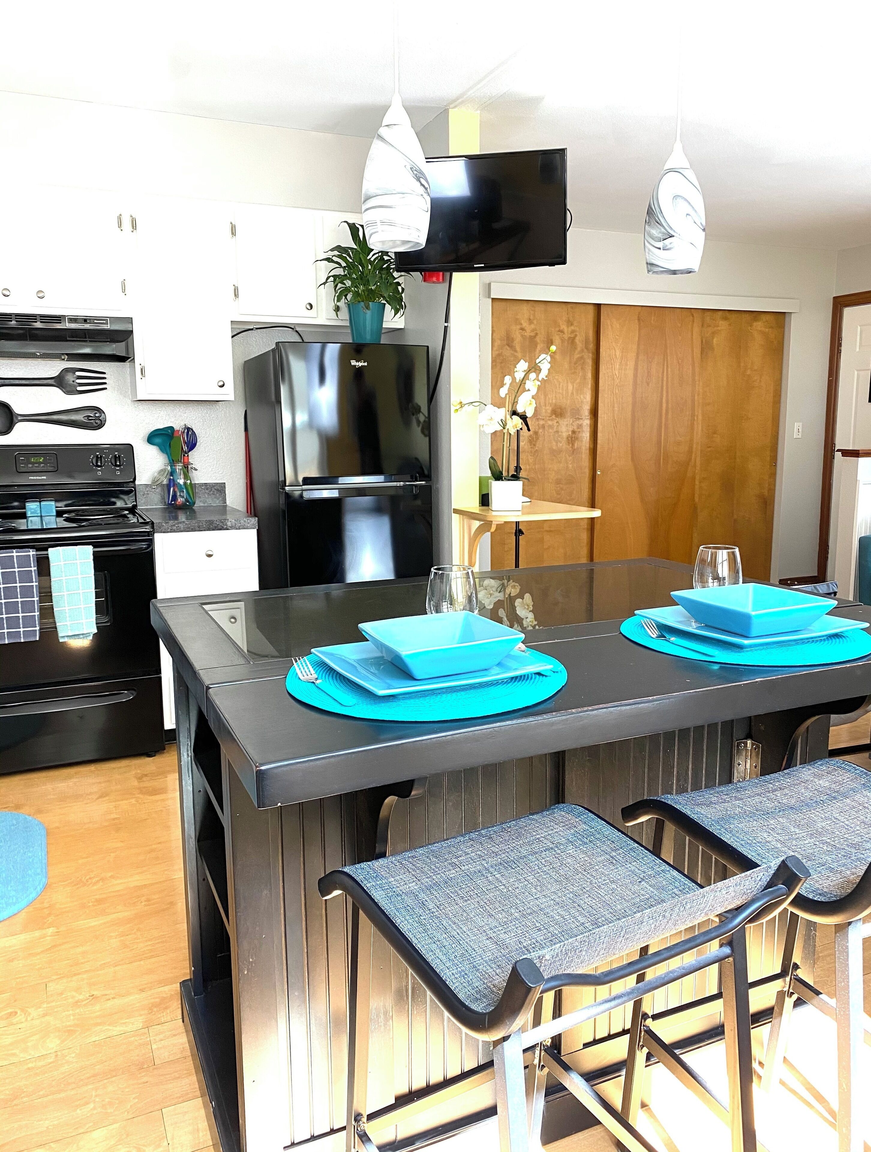 Refrigerador, microondas, horno y parrilla de estufa 